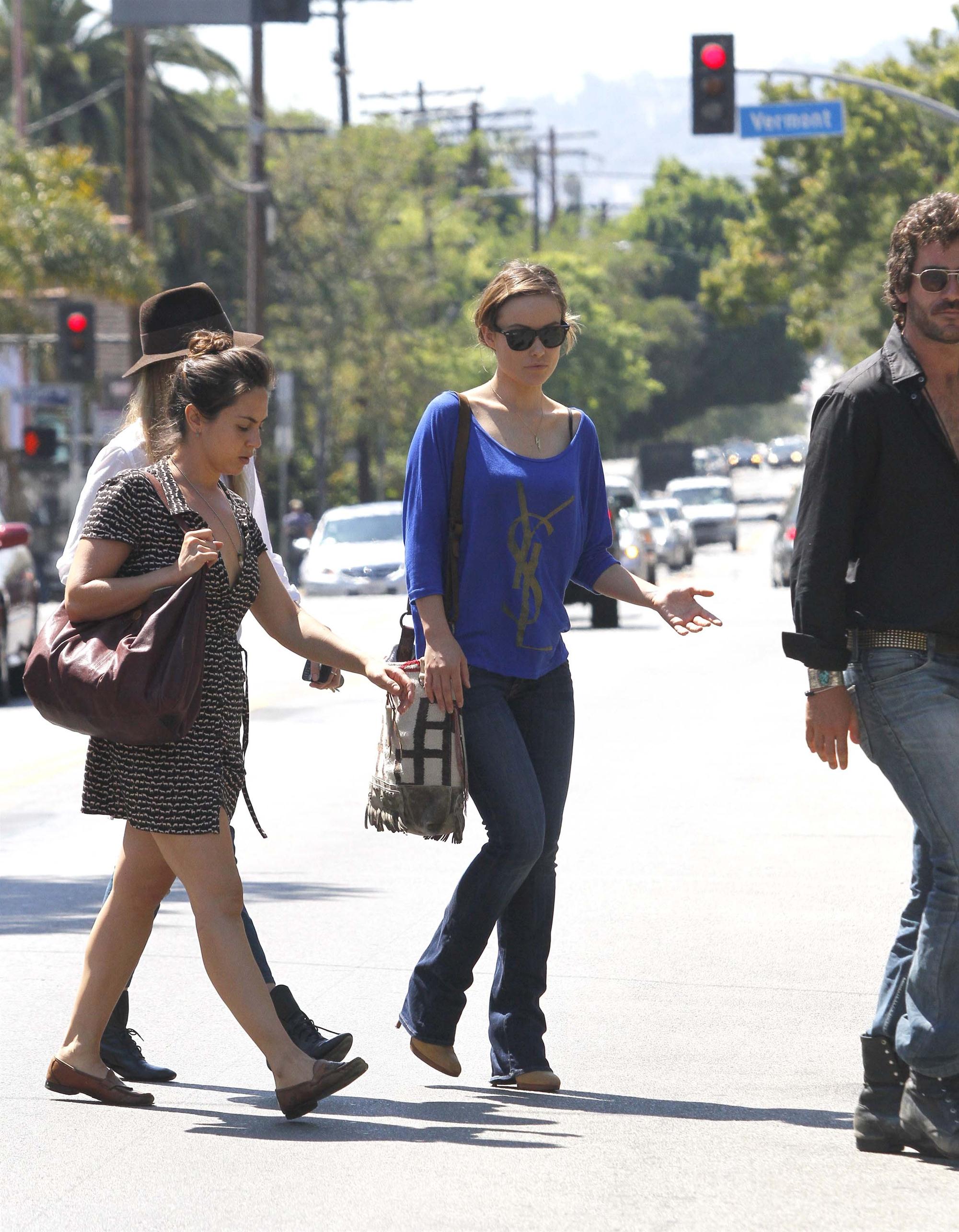 Olivia Wilde goes for lunch with friends in Los Feliz | Picture 64452